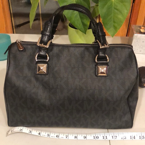 Michael Kors Handbags - NWOT Michael Kors Monogram Bag